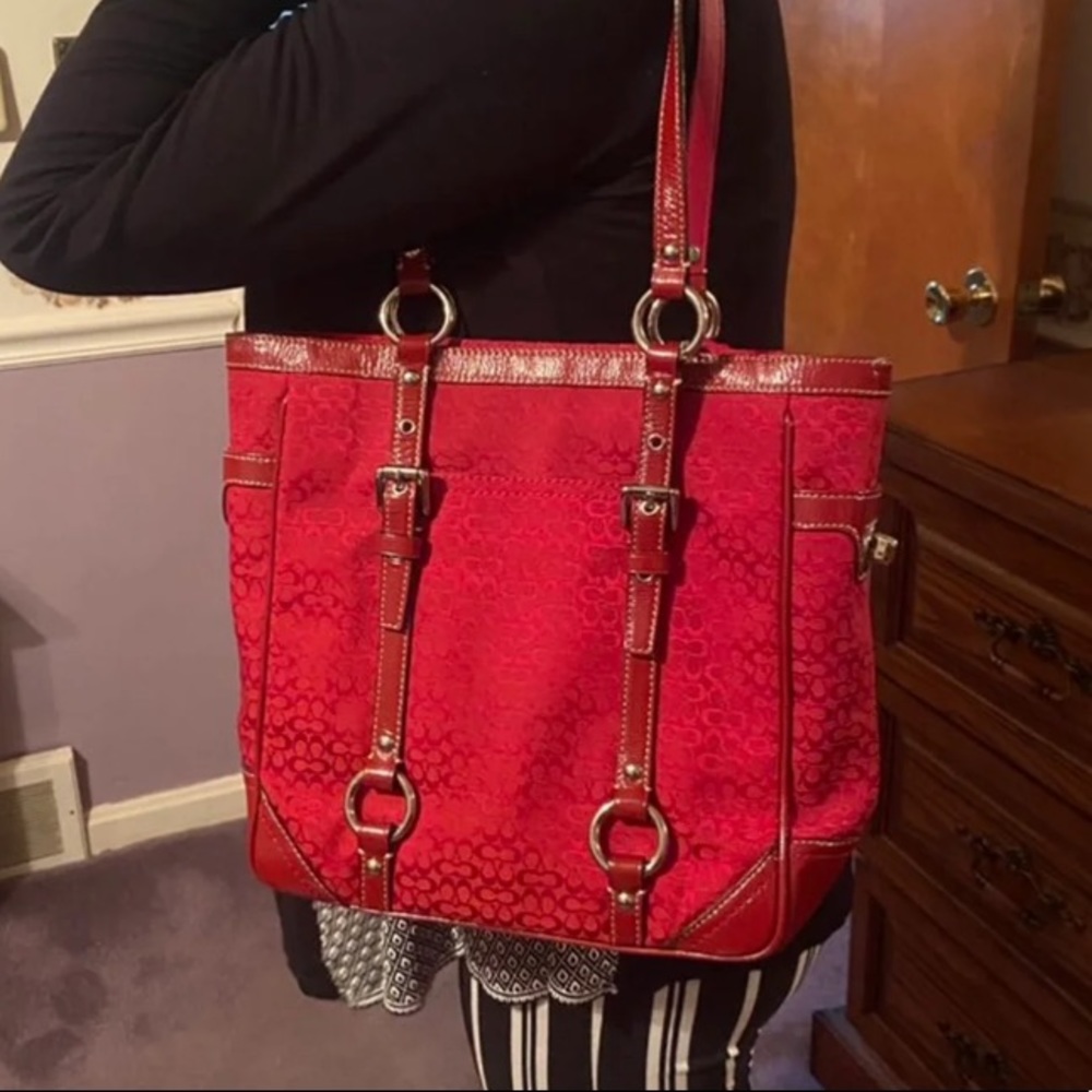 Gorgeous NWOT Authentic Coach Purse